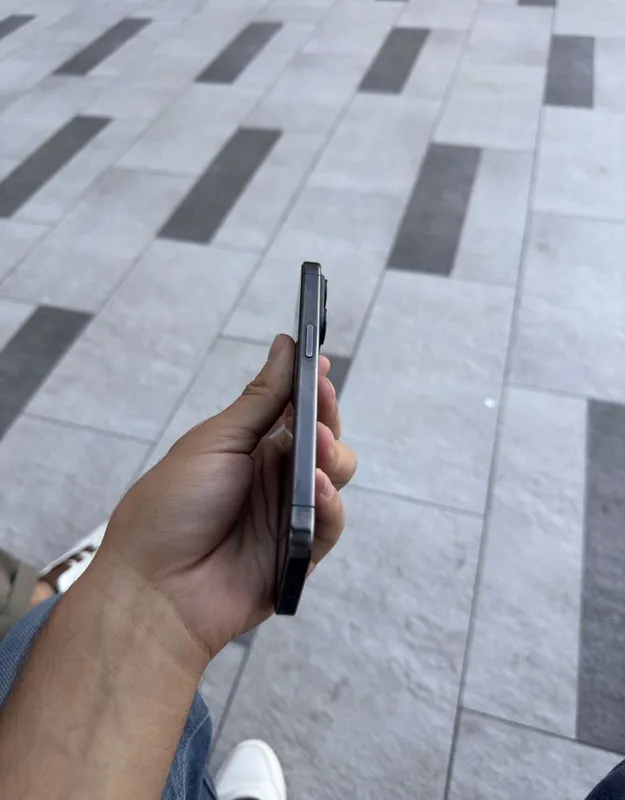 Iphone 15 pro 256gb 86% Sim+Esim 7 Iphone 15 pro 256gb 86% Sim+Esim 7