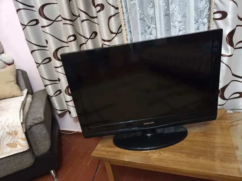 Продается телевизор на запчасти