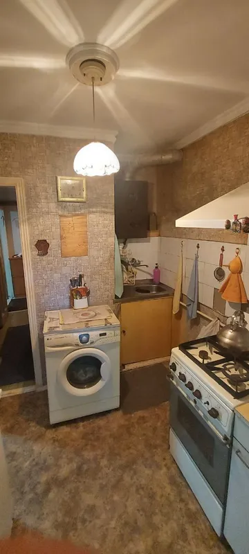 Продаю 2/2/4 м.Космонавты 4 Продаю 2/2/4 м.Космонавты 4