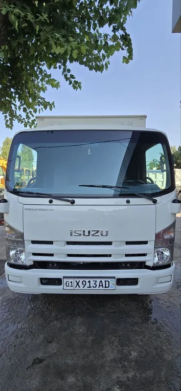 Isuzu reward sng 2