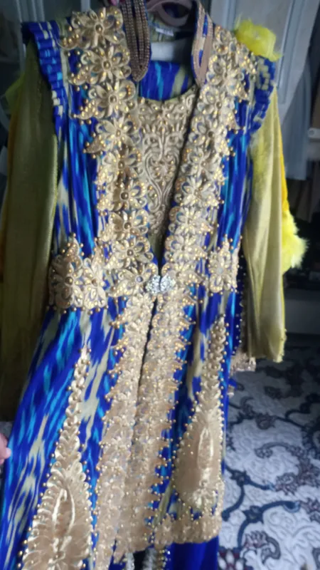 Ansambli qalpogʻi bilan 2