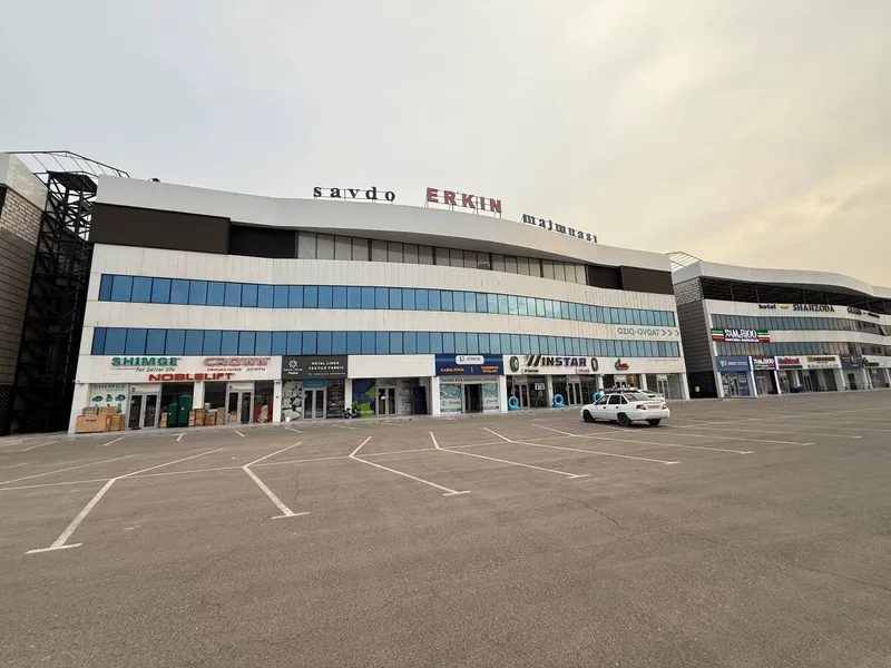 Срочно Продаётся Помещение в Эркин Савдо мажмуаси 15 м²