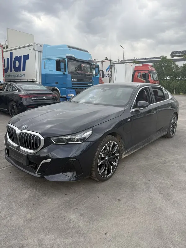 Bmw i5 edrive40L full nalichiya