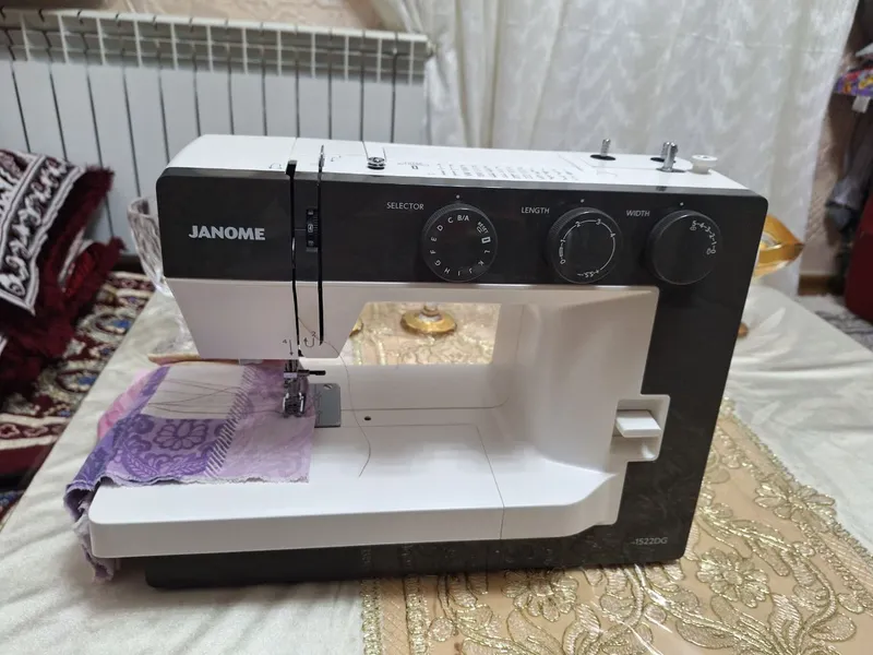 Название Janome, состояние идеальное, почти не использовалась 5