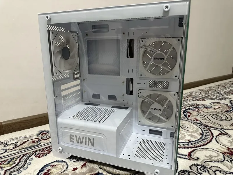 Pc case akvarium white ewin