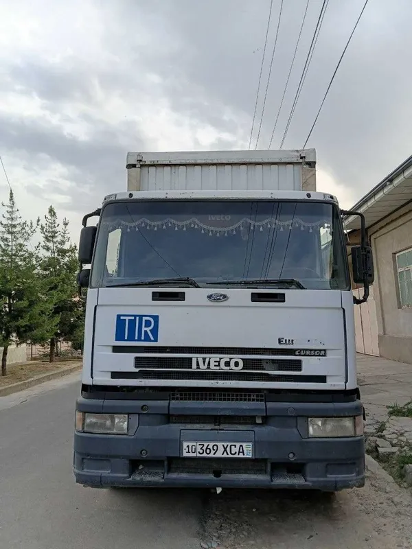 Ford IVECO белый