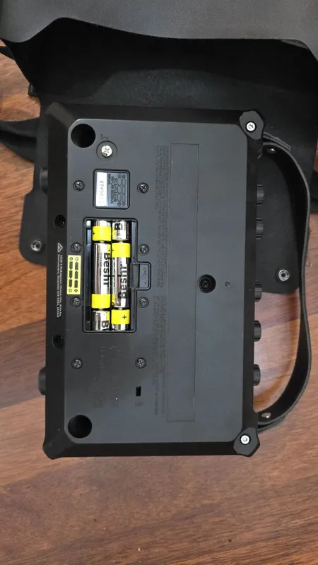 Roland Mobile Cube комбик 5вт 3 Roland Mobile Cube комбик 5вт 3