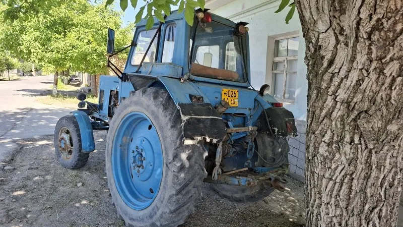 Спец техника трактор Т-82 3