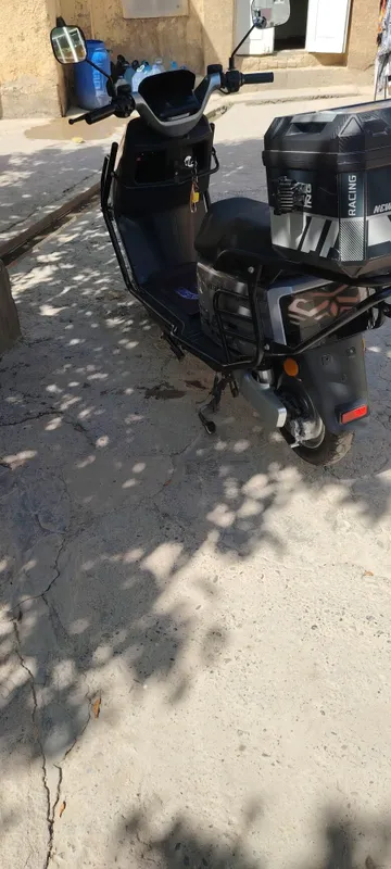 Skuter Sotiladi Arzon narxga 4 Skuter Sotiladi Arzon narxga 4