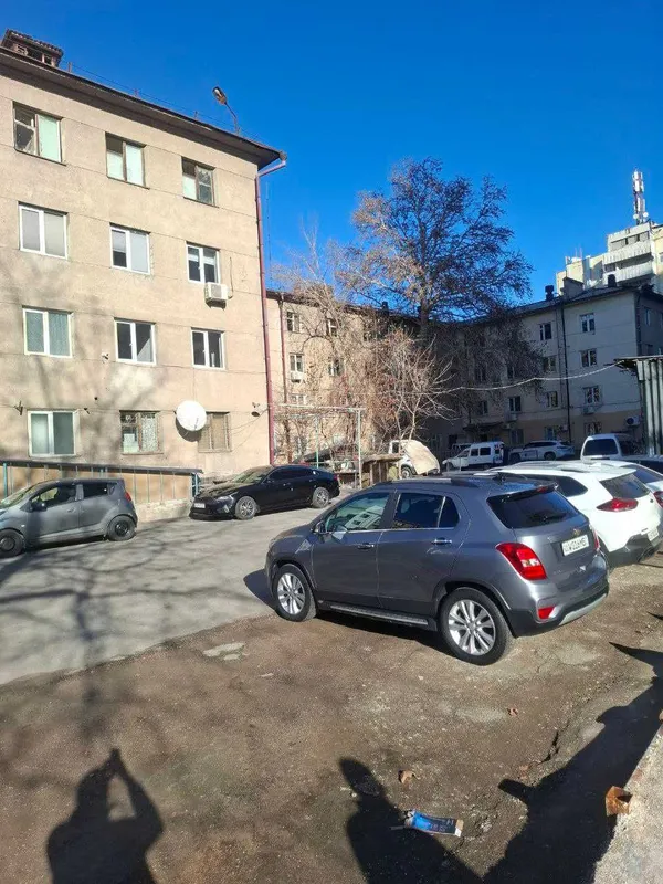 Продаётся земля с нежилым зданием 4