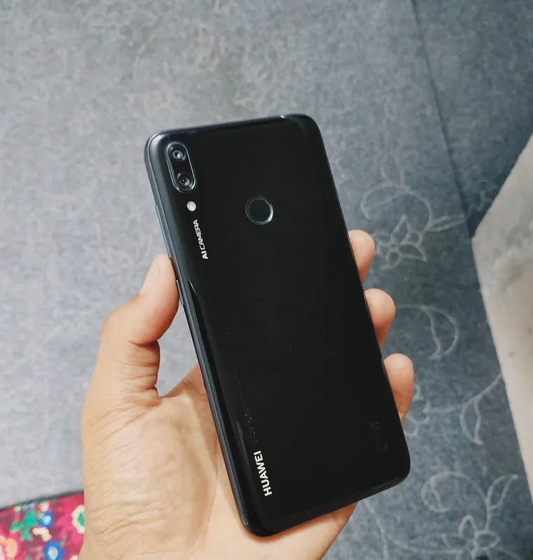 Huawei y7 idealniy