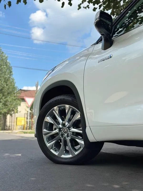 Toyota Highlander — фото 2