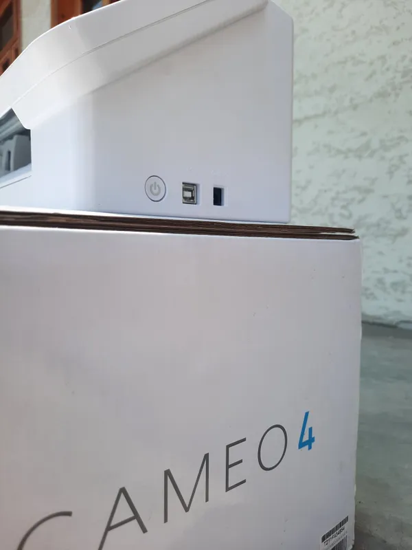 Режущий плоттер Silhouette Cameo 4 White Новый 2 Режущий плоттер Silhouette Cameo 4 White Новый 2