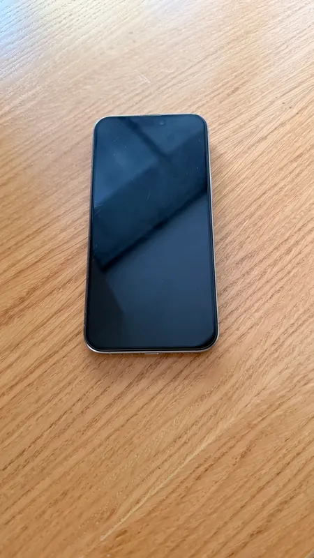 Sotiladi: Iphone 15 pro max Titanium 1tb 87% 870$ 2
