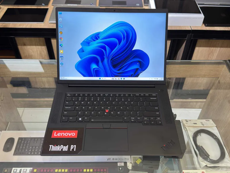 HP ZBook Firefly 14 G8 Core i7-1185G7 ram 8 ssd 256