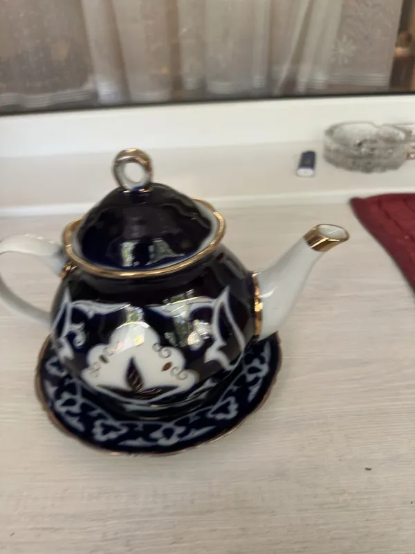 фарфоровый чайник с блюдцем, 2 фарфоровый чайник с блюдцем, 2