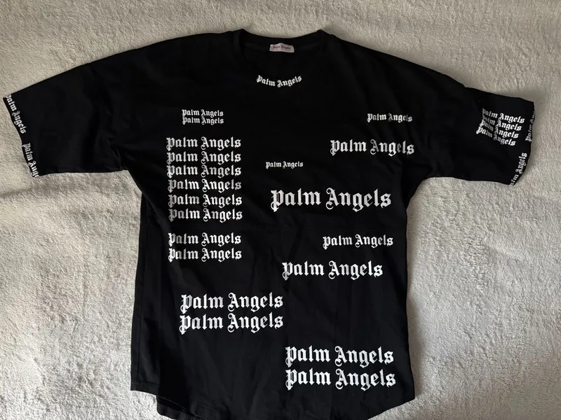 Продам модную Футболку Palm Angels