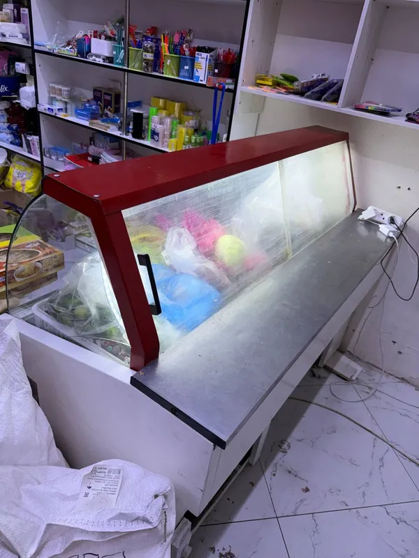 Vitrina xolodilnik uzunligi 1.20 metr 1 Vitrina xolodilnik uzunligi 1.20 metr 1