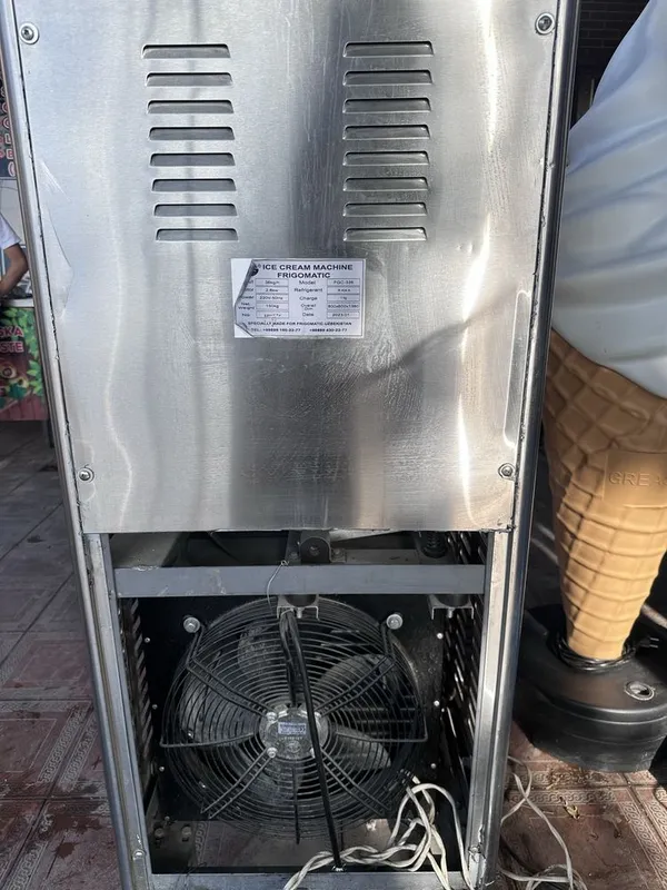 Frigomatic (220 w) freyzer aparat sotiladi.holati ideal narxi 1200 kuk 6 Frigomatic (220 w) freyzer aparat sotiladi.holati ideal narxi 1200 kuk 6