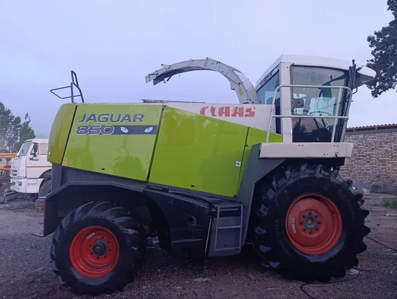Ягуар 850, йили 2011 маккажухори слёс урадиган комбайн 2 Ягуар 850, йили 2011 маккажухори слёс урадиган комбайн 2