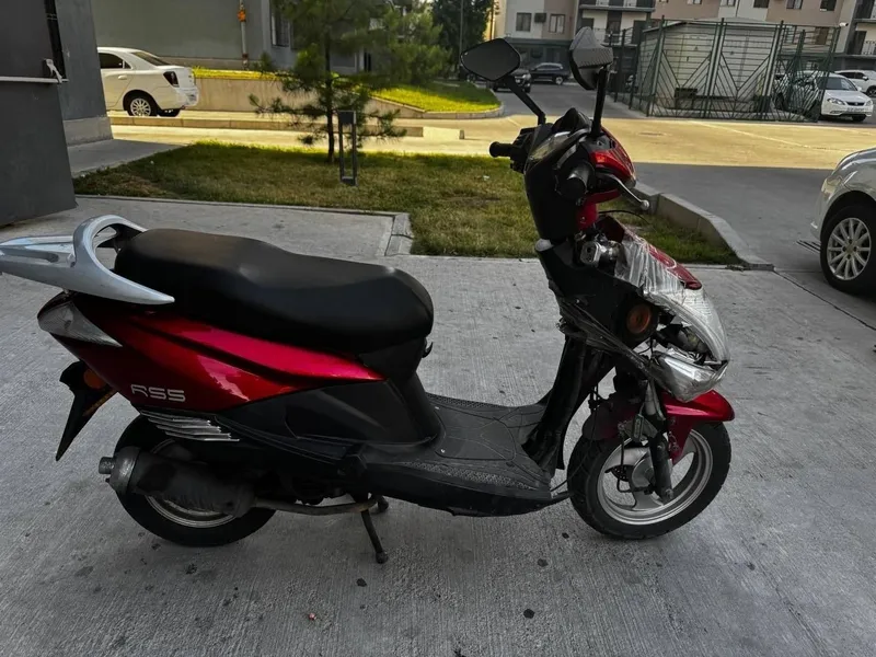 Skuter Revolt RS 5 2