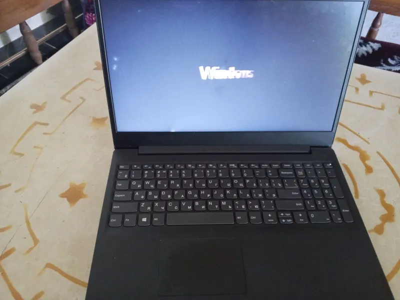 Lenovo rusumli noutbuk 1