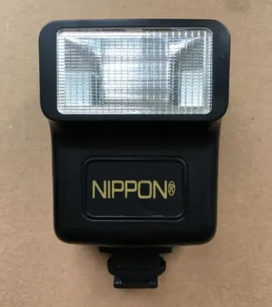 NIPPON Photo Flash sotiladi!