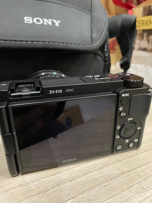 Camera ZV-E10...