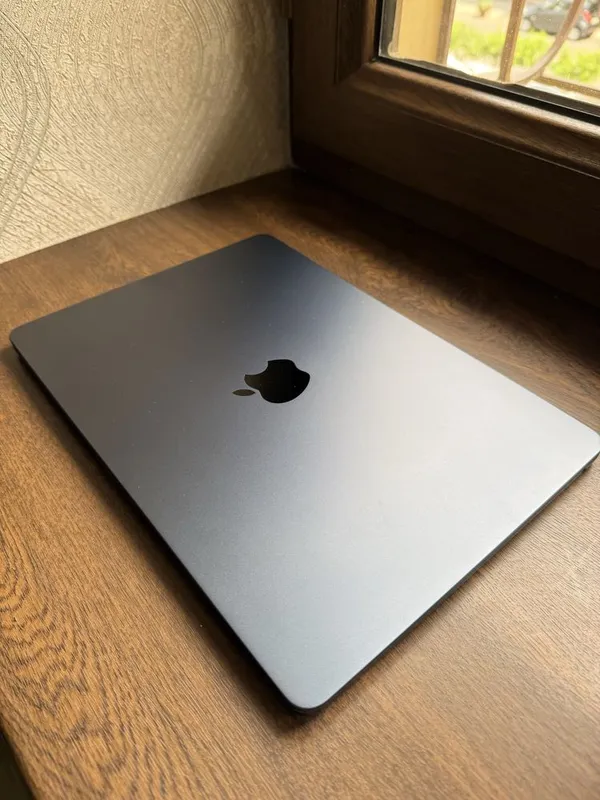 MacBook Air M2 13.6” 8/256GB Midnight 100% MacBook Air M2 13.6” 8/256GB Midnight 100%