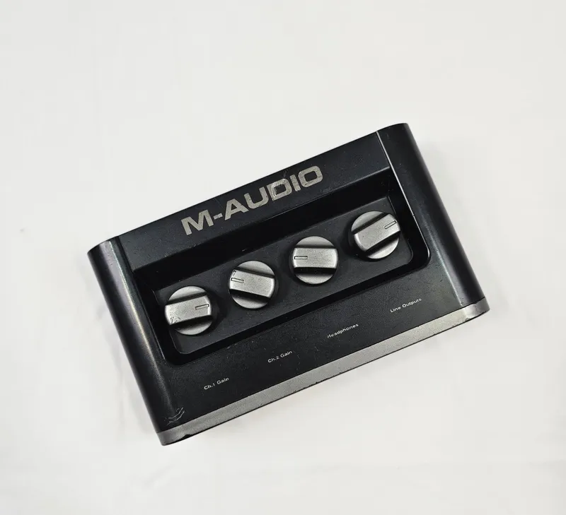 M audio mobile pre sotiladi audio karta 2