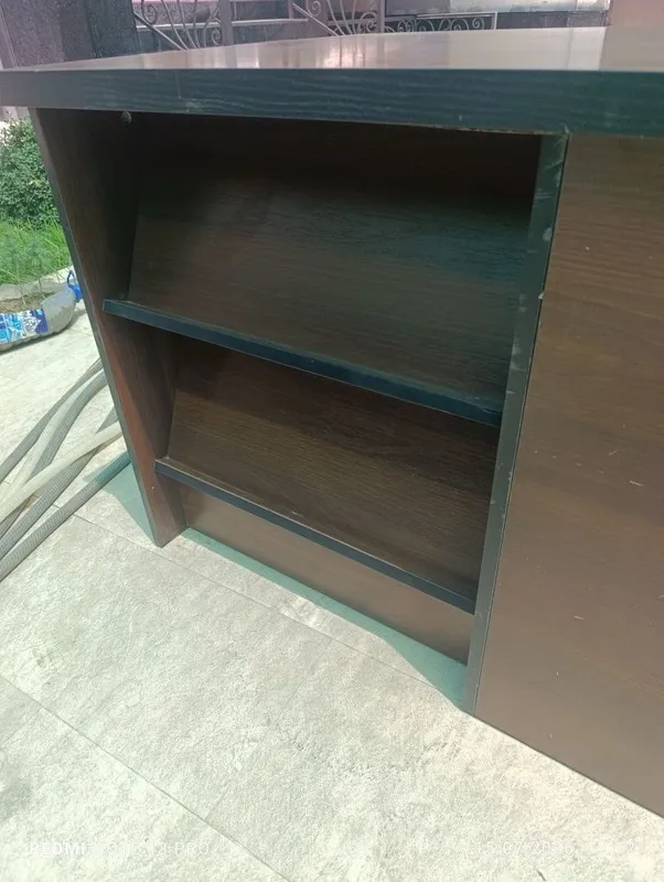 Продам стол для кассы 2