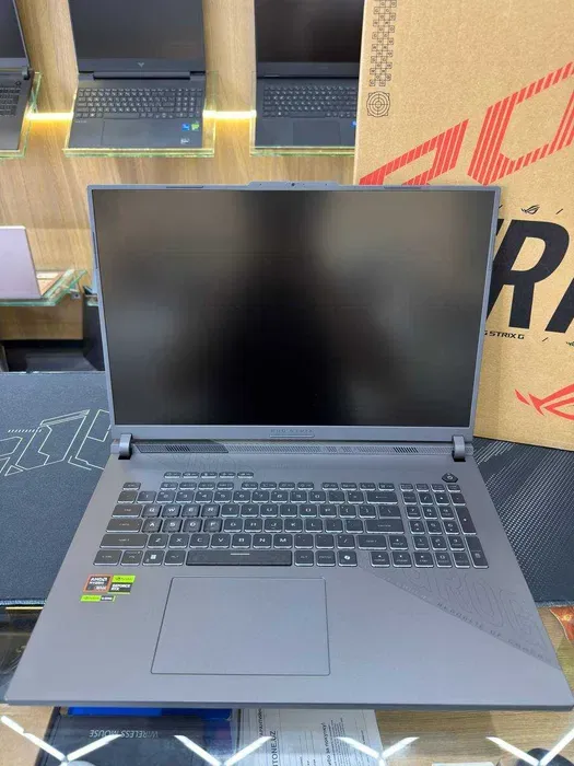 ROG STRIX G18 Ryzen 9 8940HX RTX5050 16/1TB 18.0 3