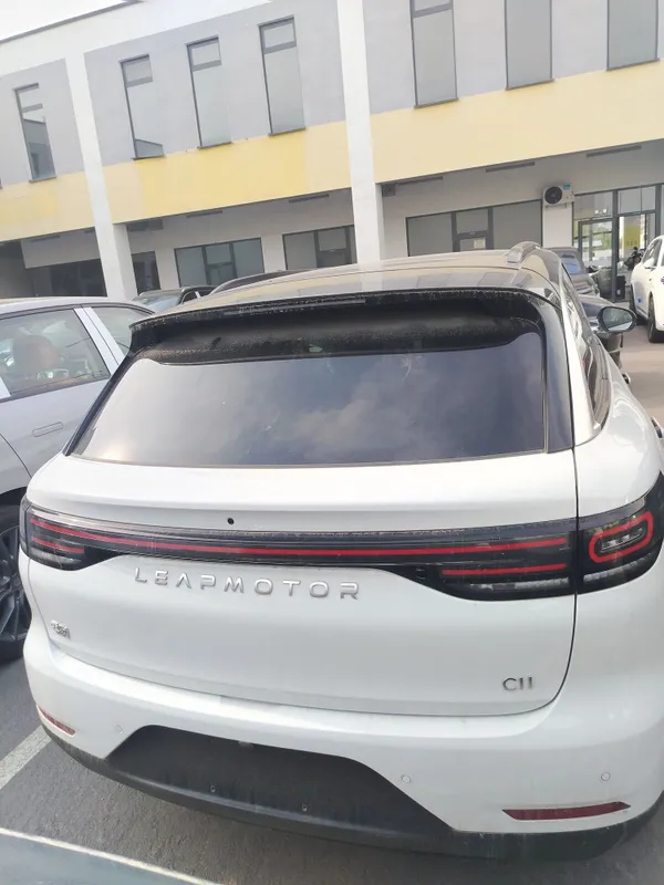 Leapmotor c11 hybrid 300 kmlik luxsury, Restayling 2026 versiya — фото 6