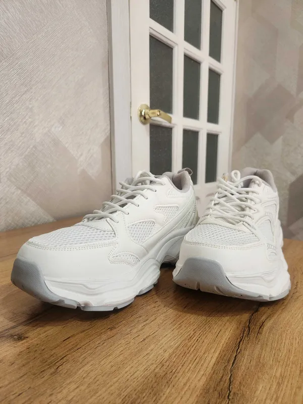 Trenddagi White Chunky Sneakers — qulay, yengil va juda stilniy model! — фото 2