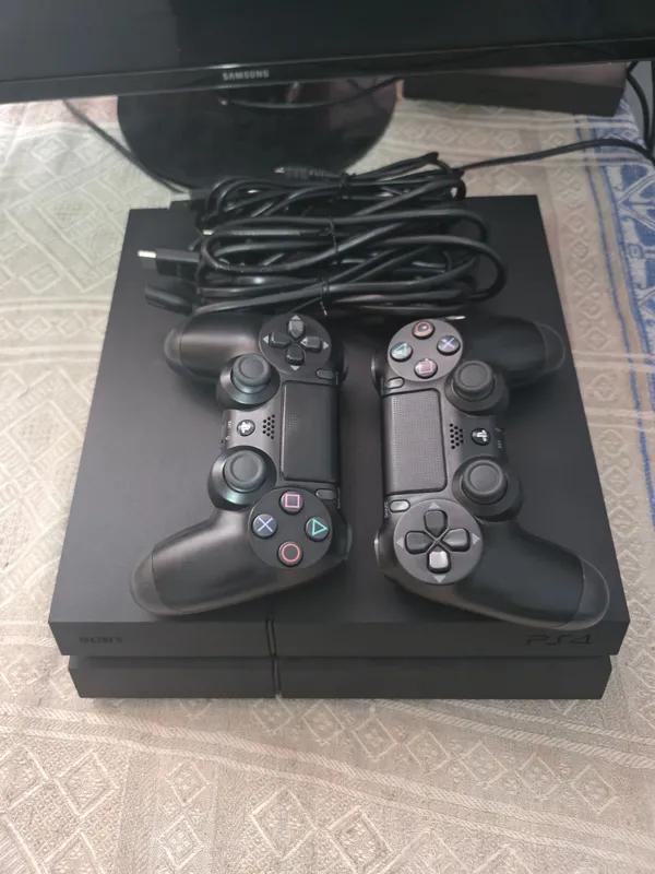 PlayStation 4 + RETR0 IGRY от PS1 и PS2 6 PlayStation 4 + RETR0 IGRY от PS1 и PS2 6