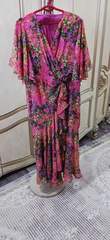Платье 2XL, цена 550 тысяч, новое, при носке модное 8 Платье 2XL, цена 550 тысяч, новое, при носке модное 8