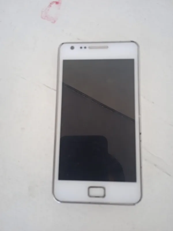 samsung Galaxy sotiladi ekrani kuygan