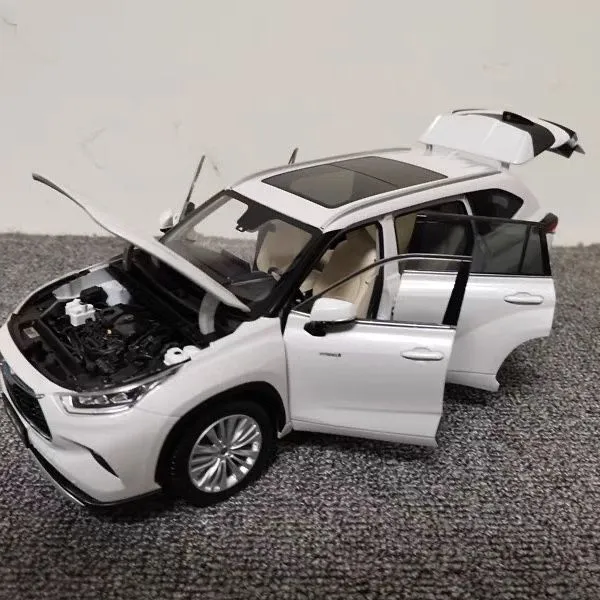 Toyota higlander hybrid 1:18 modeli birga bir(o’yinchoq) — фото 2