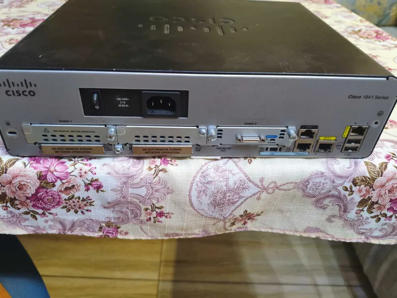 Маршрутизатор Cisco 1941 Б/У 2 Маршрутизатор Cisco 1941 Б/У 2