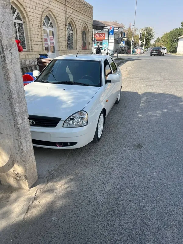 Lada priora 21072.