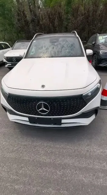 Mercedes Benz EQB 260, elektro 2025 1