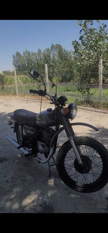Mensk motosekil zuridan
