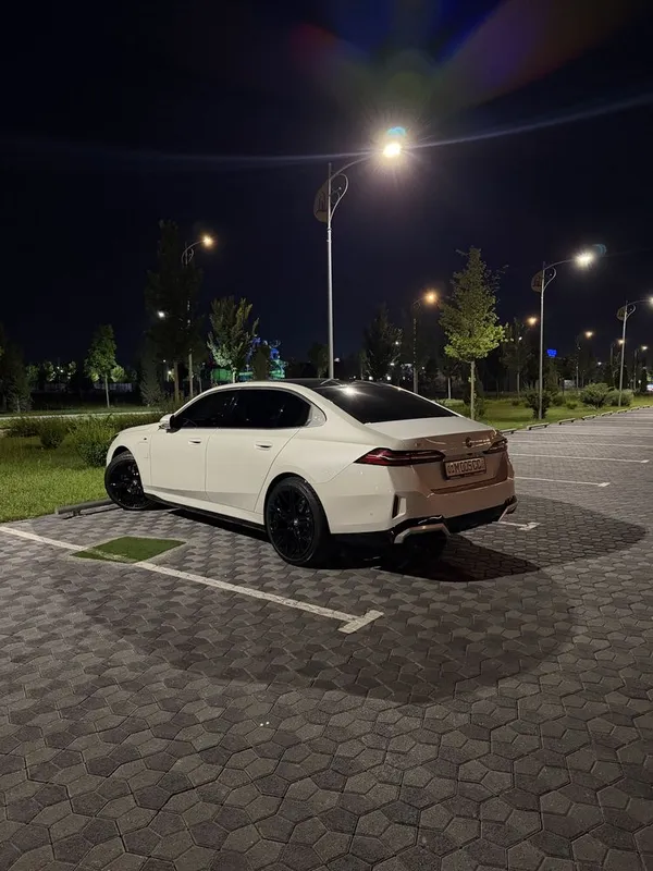 BMW I5 35L M paket 2 BMW I5 35L M paket 2