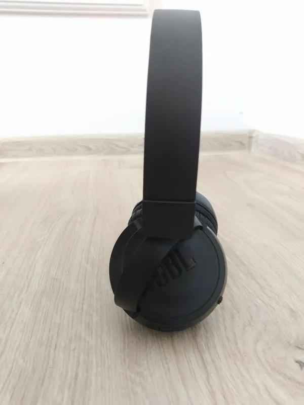 Наушник JBL ,Зарядь Держит Хорошо — фото 1