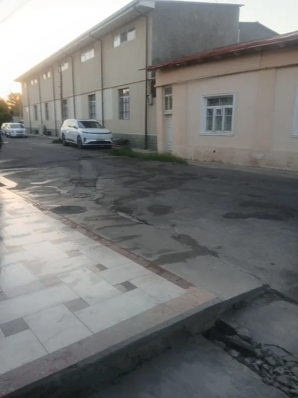 Uy Sotiladi hovli 1 Uy Sotiladi hovli 1