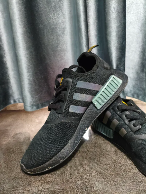 Оригинальные кроссовки Adidas NMD R1 5 Оригинальные кроссовки Adidas NMD R1 5