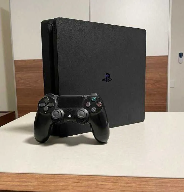 Sony PlayStation 4 (512-GB) + Sony VR 1 (Полная рабочая система VR) — фото 1