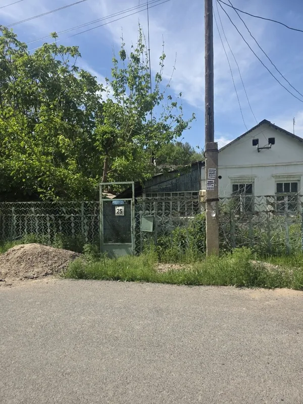 Hovli joy sotiladi