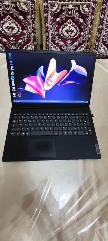 Lenovo i5-1235U 1