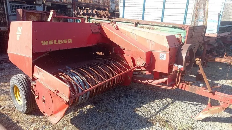Welger AP-61 , Claas Arion, John Deere, Belarus tortadi 3